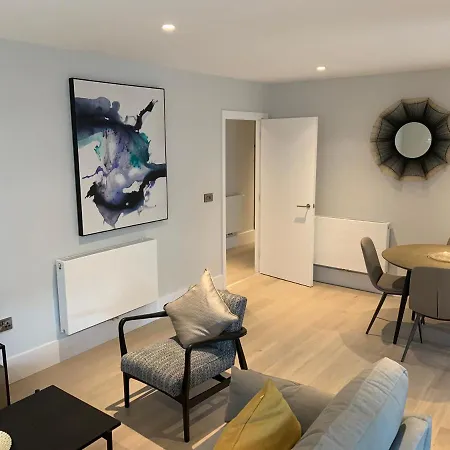 Heathrow North Apartments By Charles Hope
